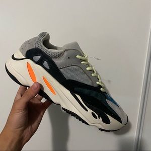 Yeezy wave runner 10.5
